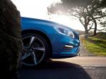 Volvo V60 Plug-In Hybrid R-Design 2014 года